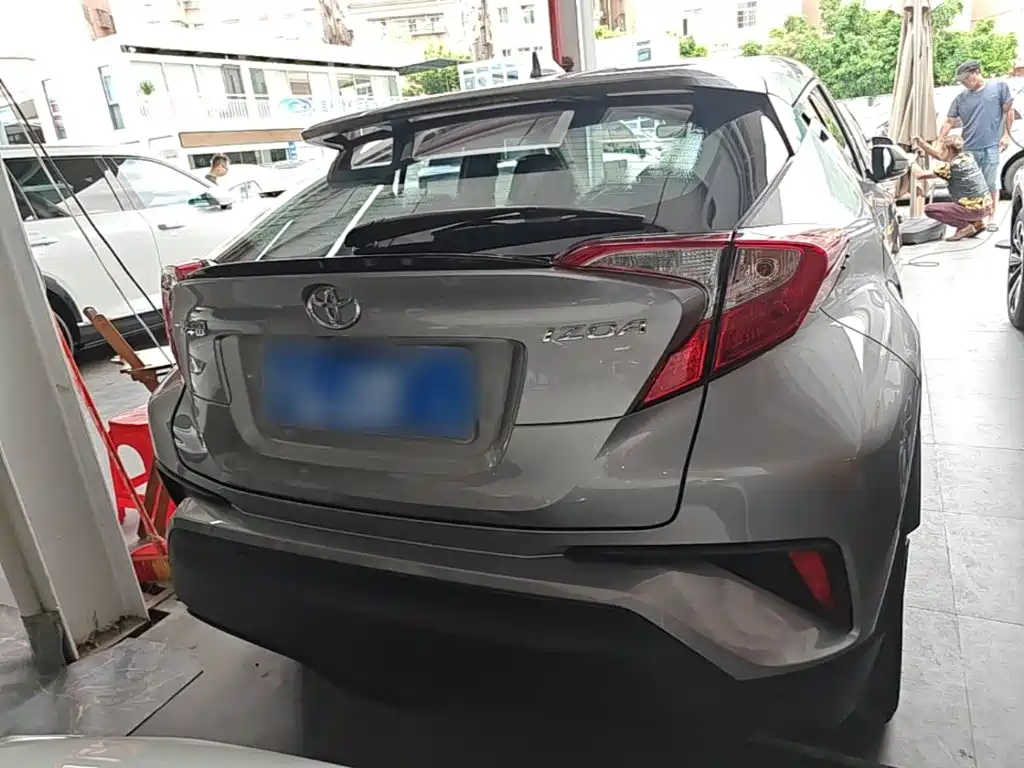 Toyota IZOA — миниатюра 6