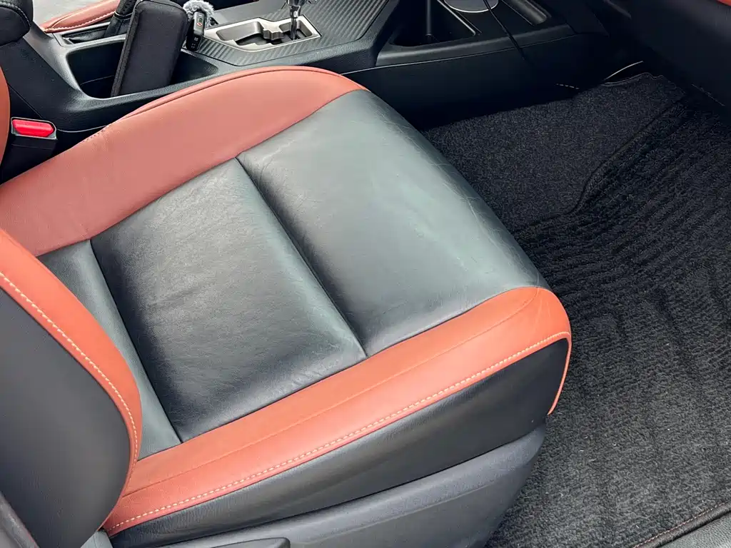 Toyota RAV4 2013 2.5L AT Luxury