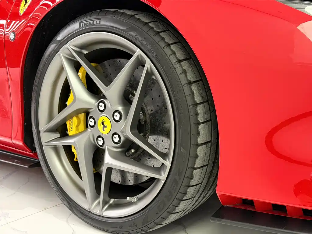 Ferrari F8 — миниатюра 6