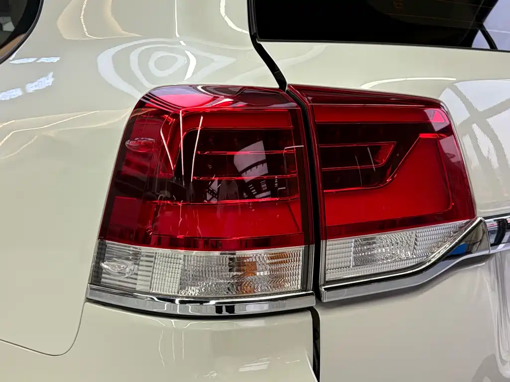 Toyota Land Cruiser — миниатюра 11