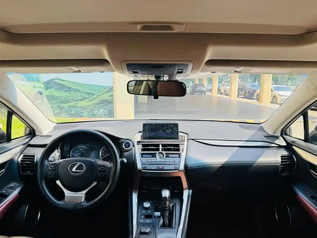 Lexus NX — миниатюра 3