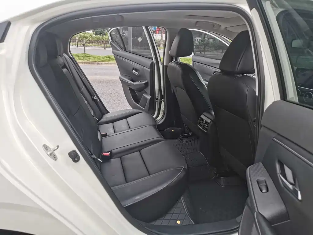 Nissan Sylphy — миниатюра 6