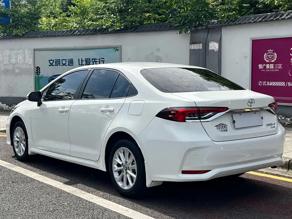 Toyota Corolla — миниатюра 6