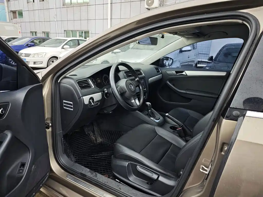 Volkswagen Sagitar — миниатюра 4