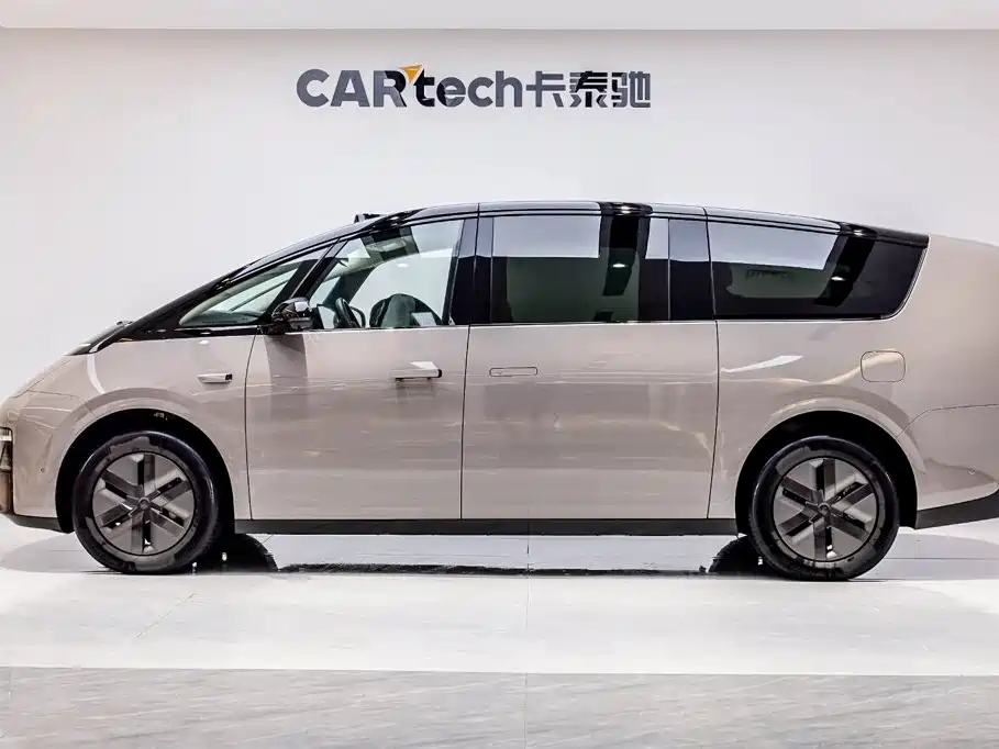 Li Auto Li MEGA — миниатюра 6