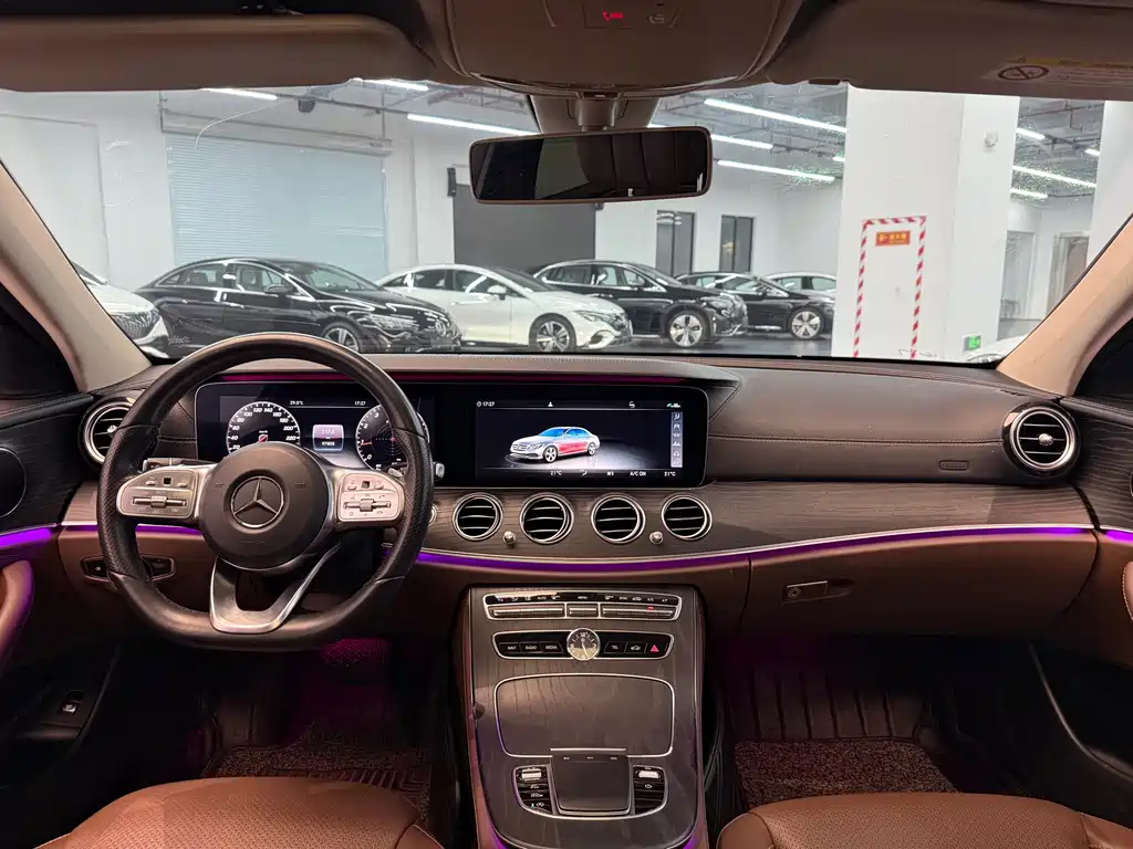 Mercedes-Benz E-Class — миниатюра 9
