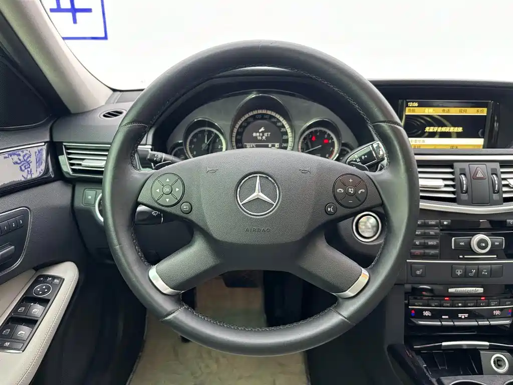 Mercedes-Benz E-Class — миниатюра 14