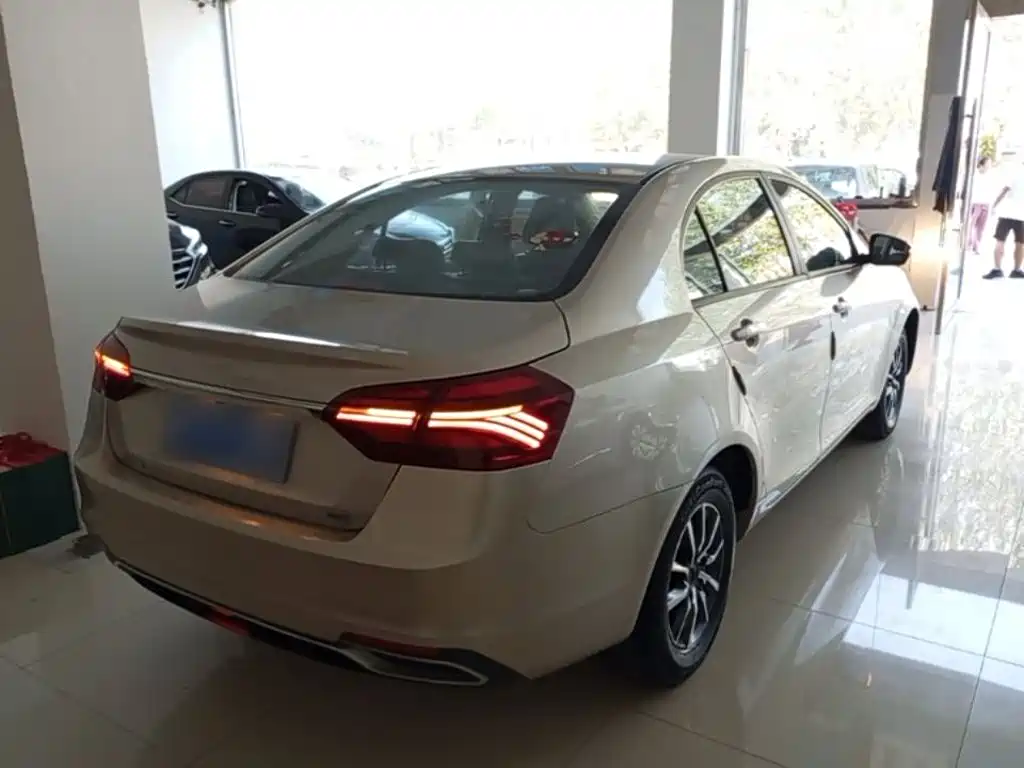 Geely Emgrand — миниатюра 7