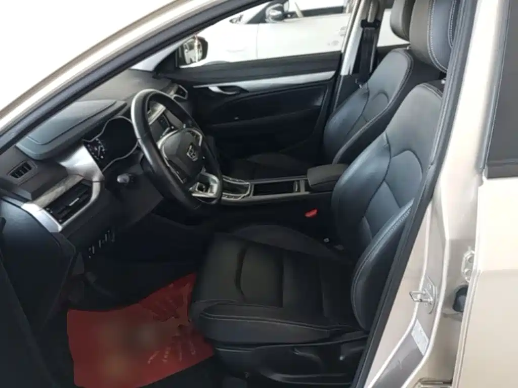 Geely Emgrand — миниатюра 15