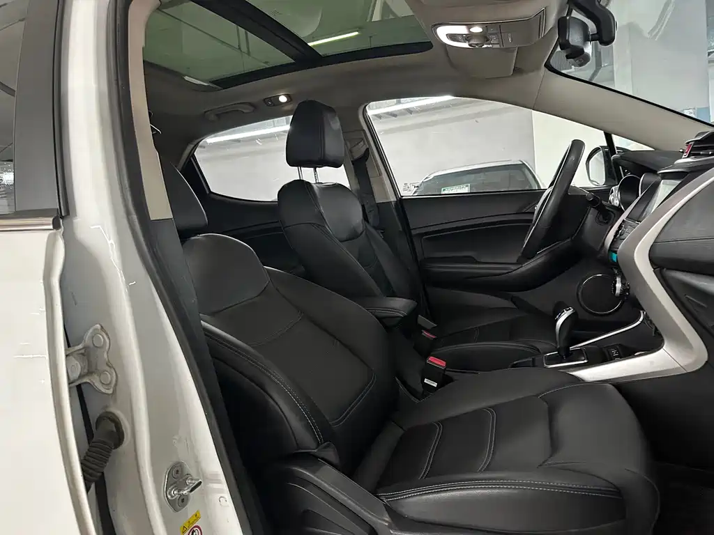 BYD Yuan EV — миниатюра 18