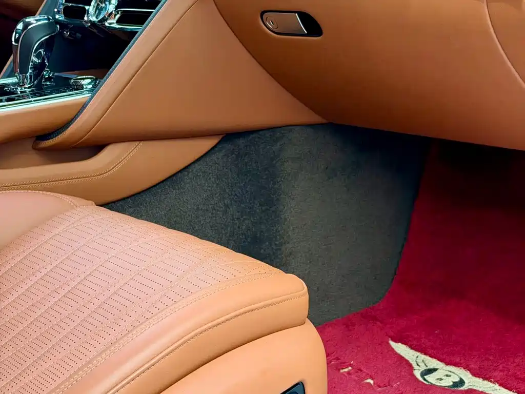 Bentley Flying Spur PHEV — миниатюра 25