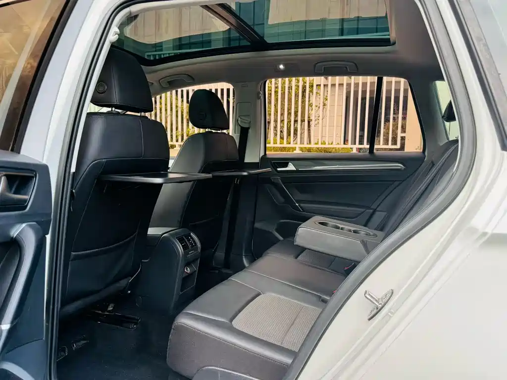 Volkswagen Golf Sportsvan — миниатюра 6