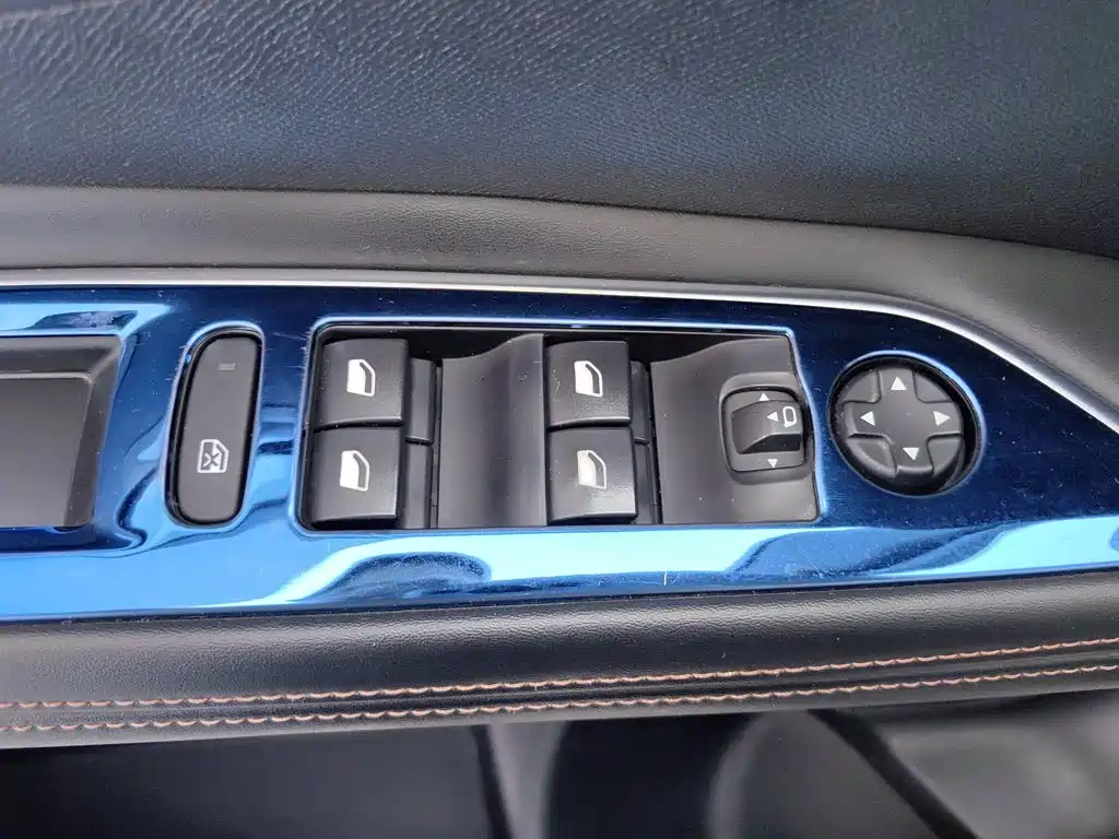 Peugeot 5008 — миниатюра 9