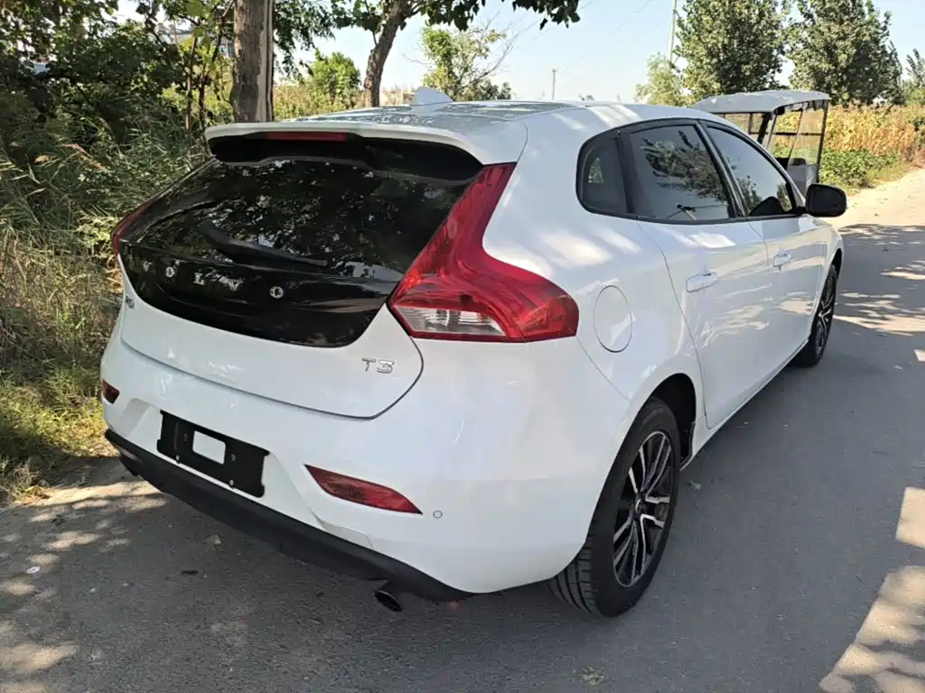 Volvo V40 — миниатюра 7