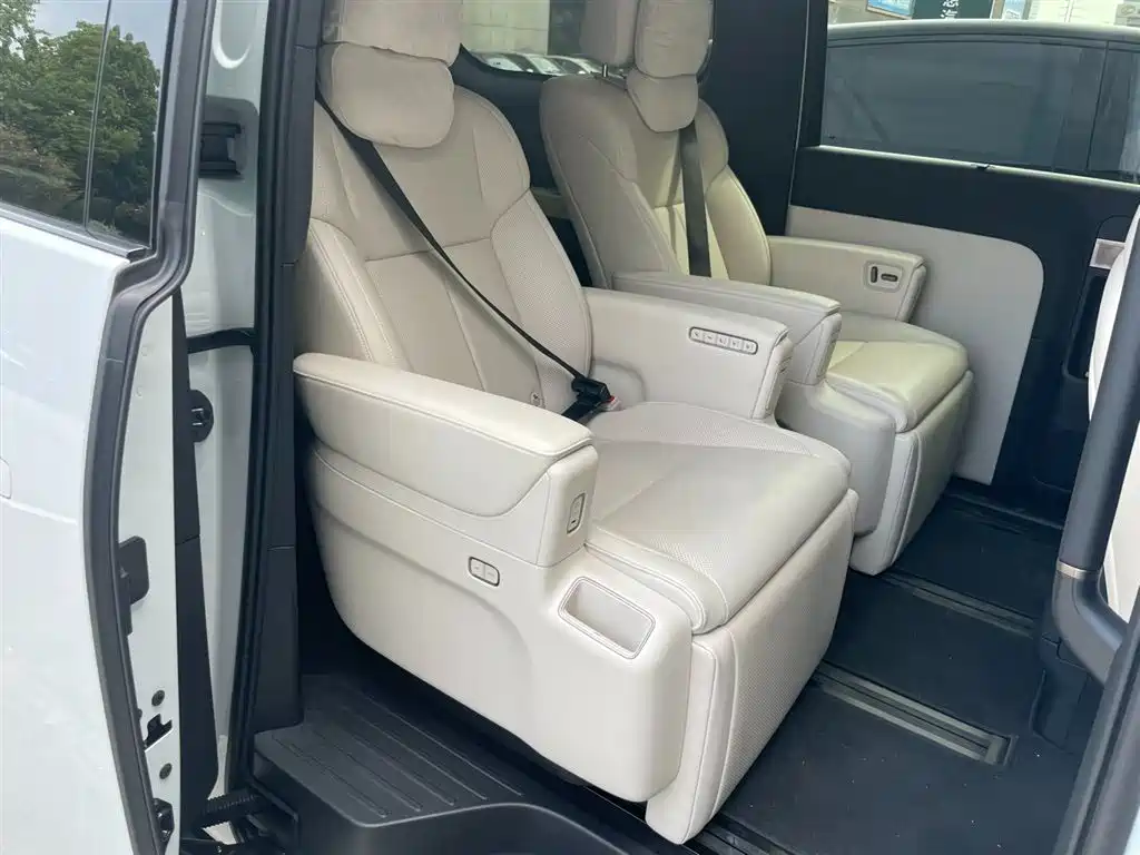 Li Auto MEGA 2025 Home