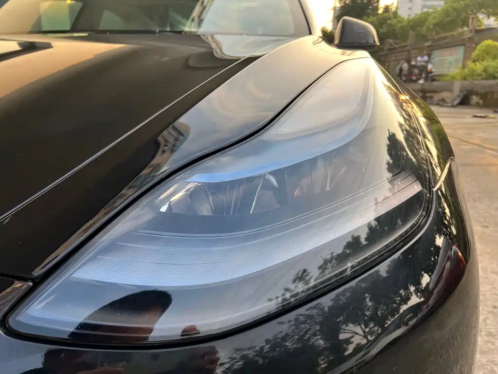 Tesla Model 3 — миниатюра 13