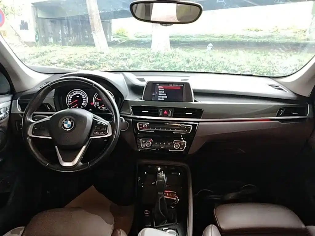 BMW X1 — миниатюра 10