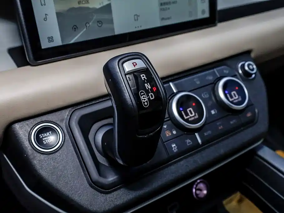 Land Rover Defender — миниатюра 16