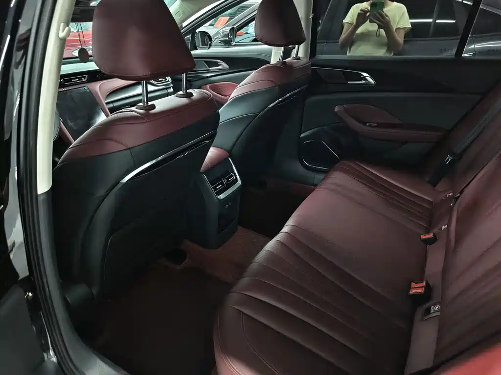 Hongqi Hongqi H5 — миниатюра 5