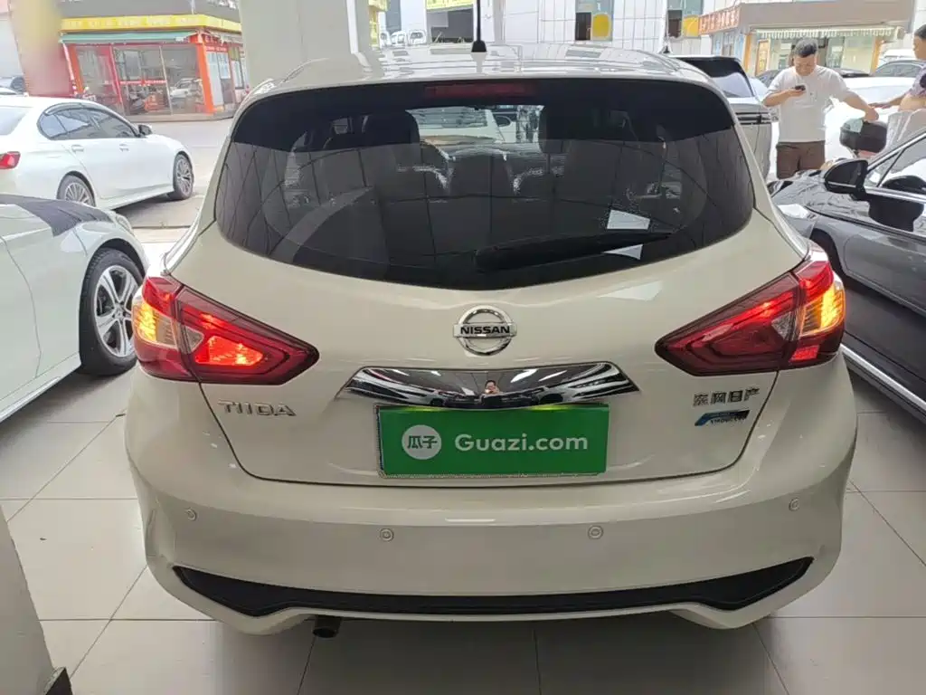 Nissan Tiida — миниатюра 6