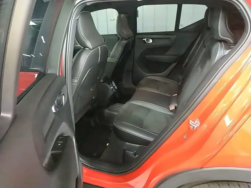 Volvo XC40 — миниатюра 17