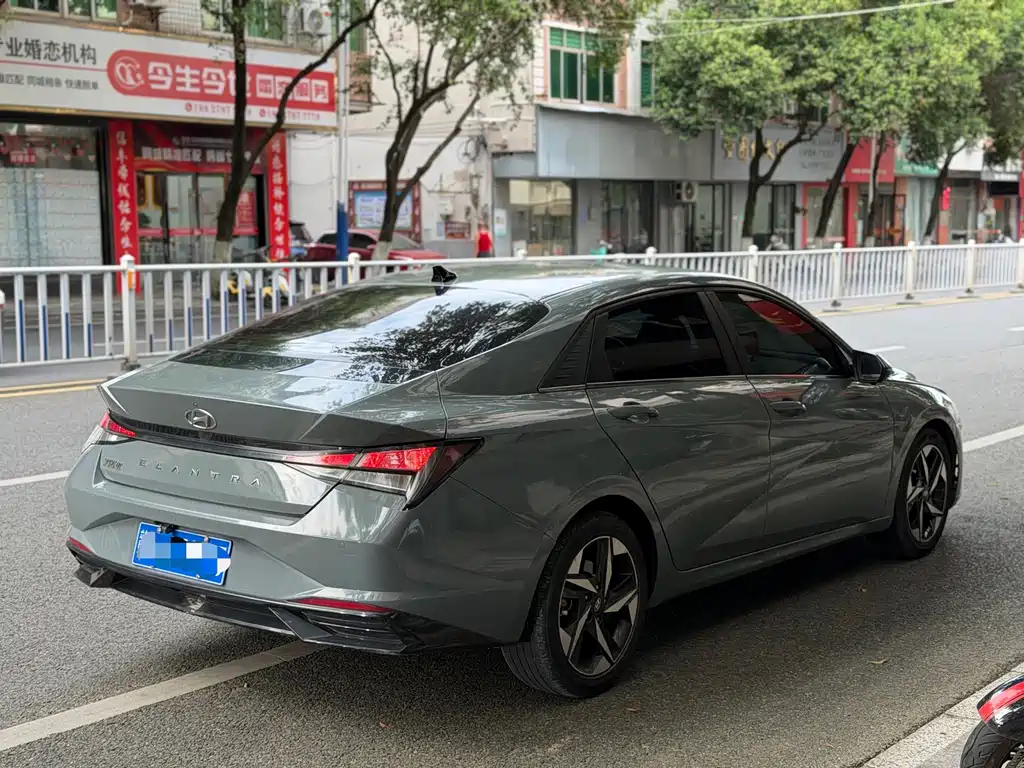 Hyundai Elantra — миниатюра 7
