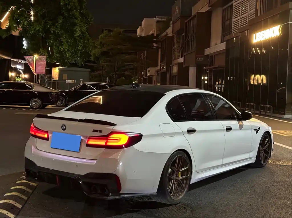 BMW 5 Series — миниатюра 4