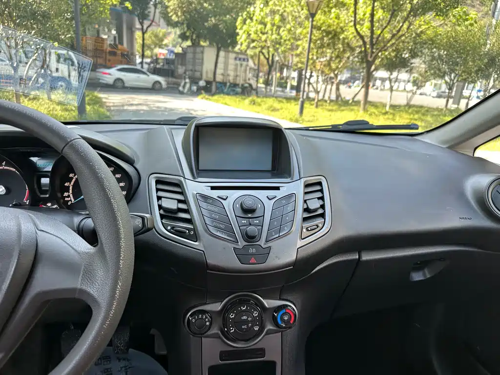Ford Fiesta — миниатюра 11