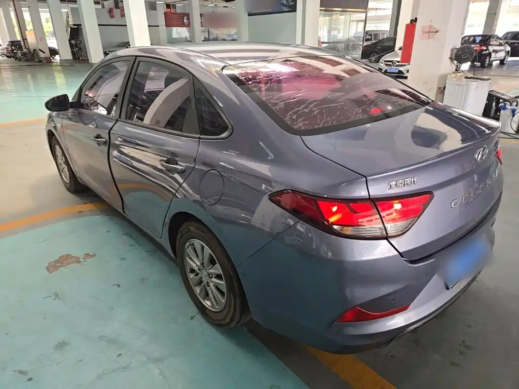 Hyundai Elantra — миниатюра 5
