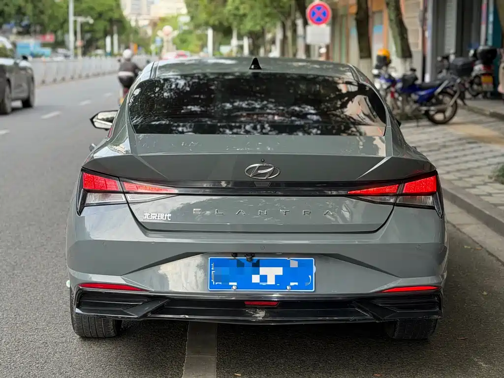 Hyundai Elantra — миниатюра 8