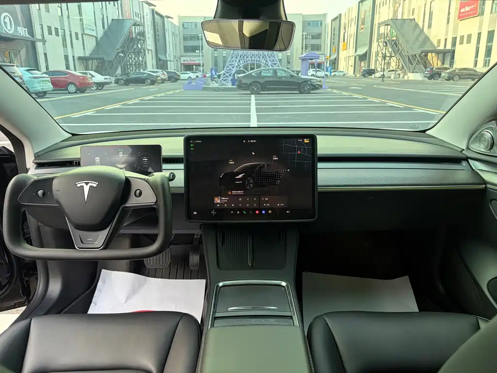 Tesla Model 3 — миниатюра 13