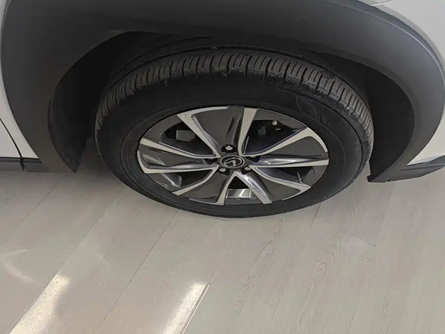 Lexus UX New Energy — миниатюра 6