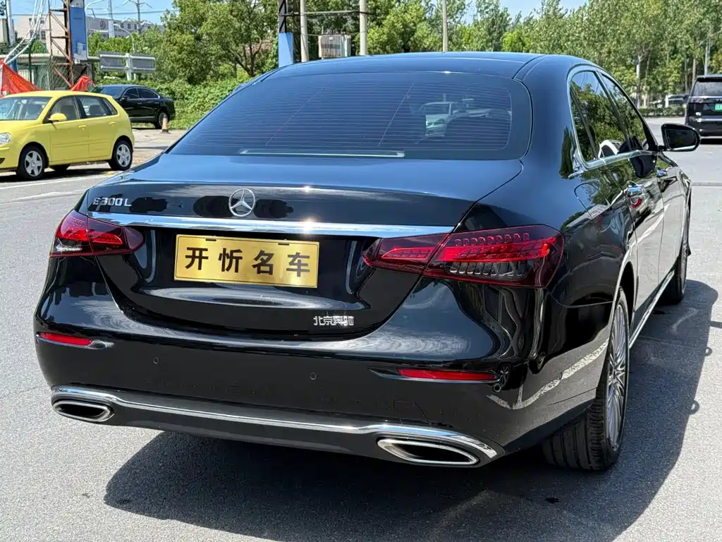 Mercedes-Benz E-Class — миниатюра 3