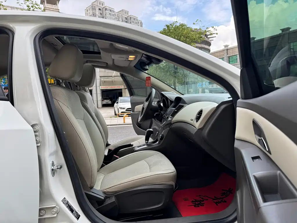 Chevrolet Cruze — миниатюра 13