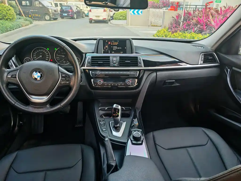 BMW 3 Series — миниатюра 5