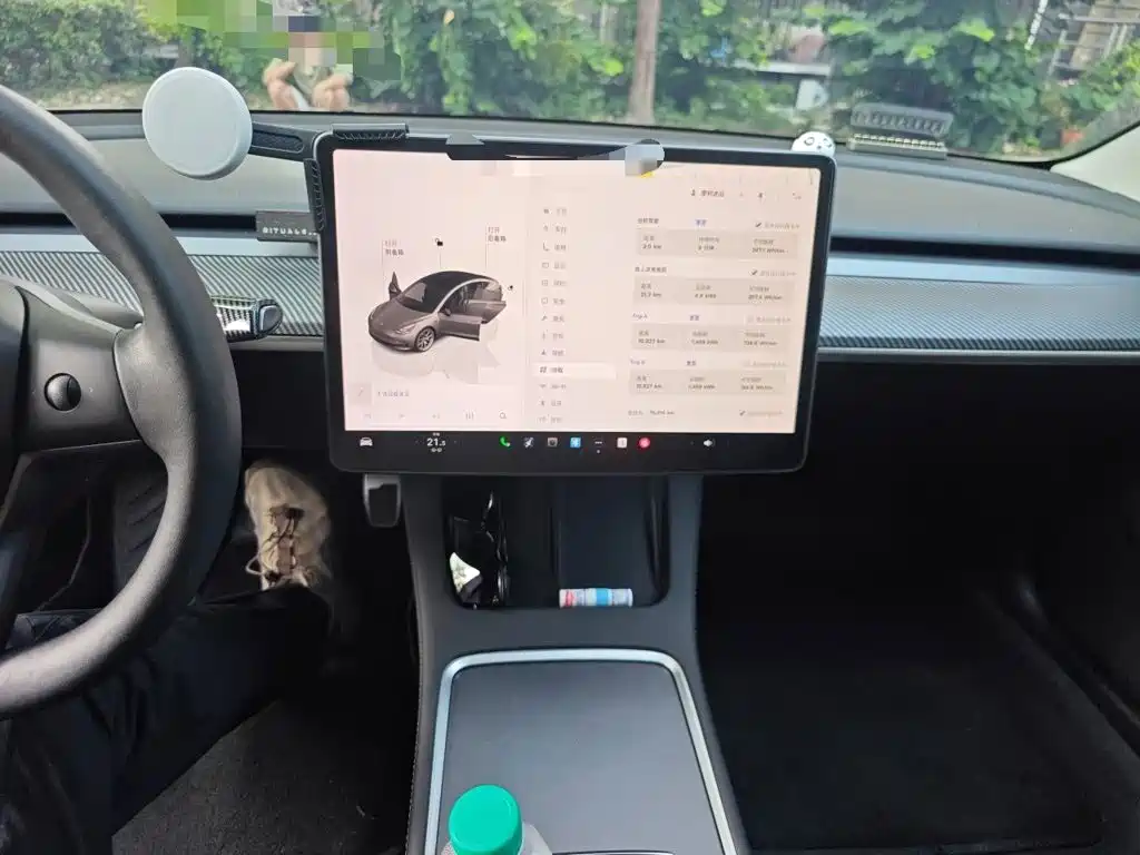 Tesla Model 3 — миниатюра 6
