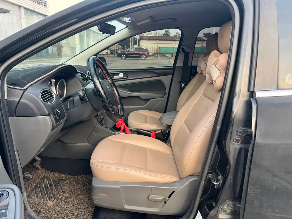 Ford Focus — миниатюра 7
