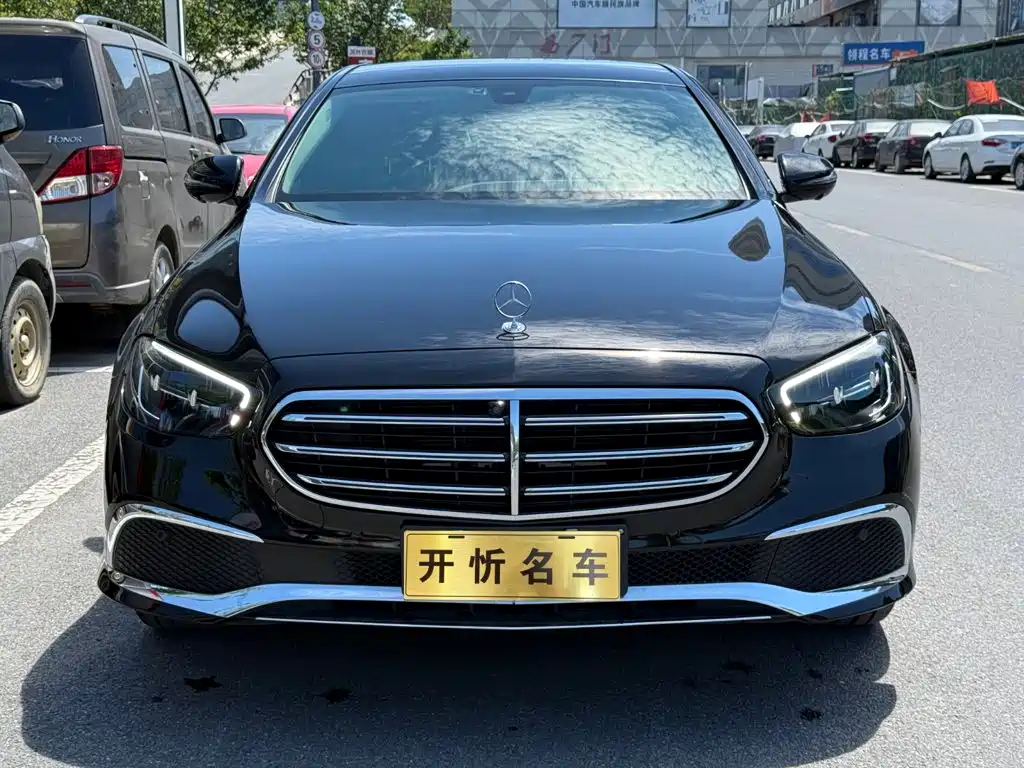 Mercedes-Benz E-Class — миниатюра 2