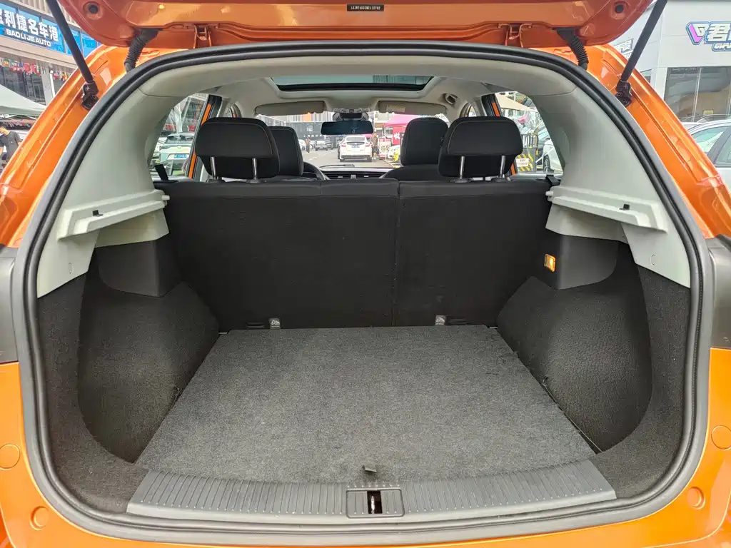 Roewe RX3 — миниатюра 12