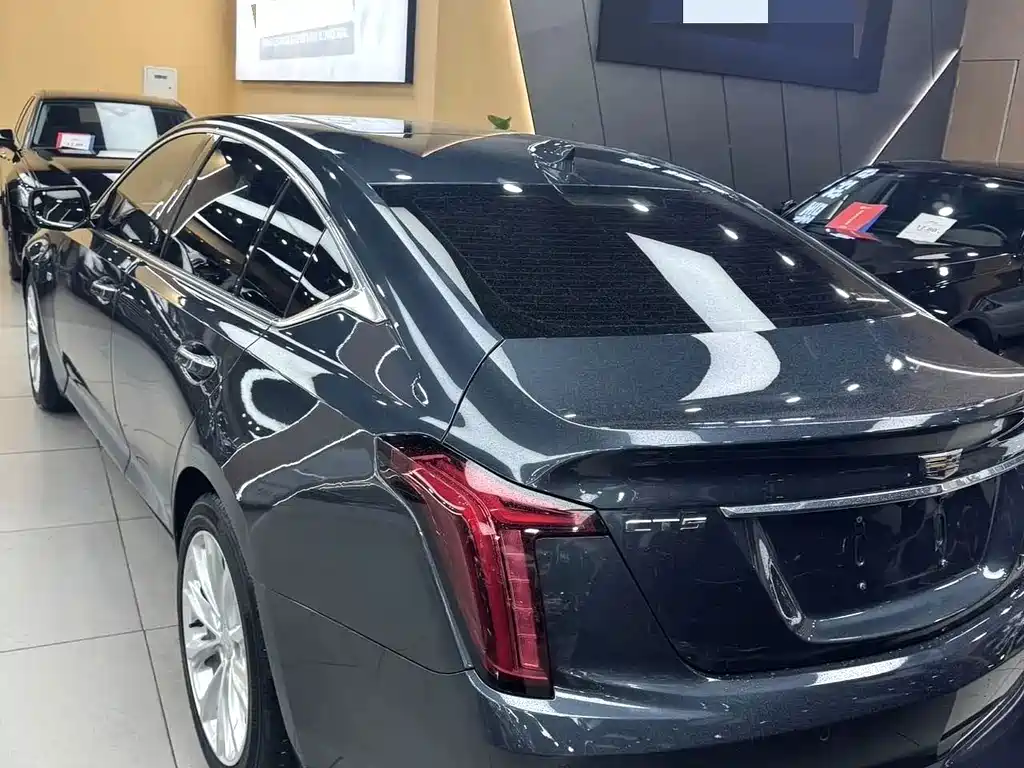 Cadillac CT5 — миниатюра 7