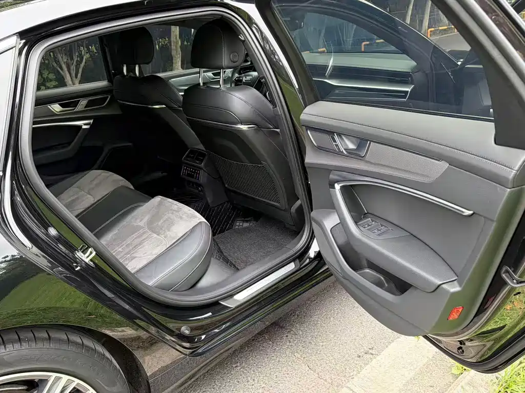 Audi A6L — миниатюра 10