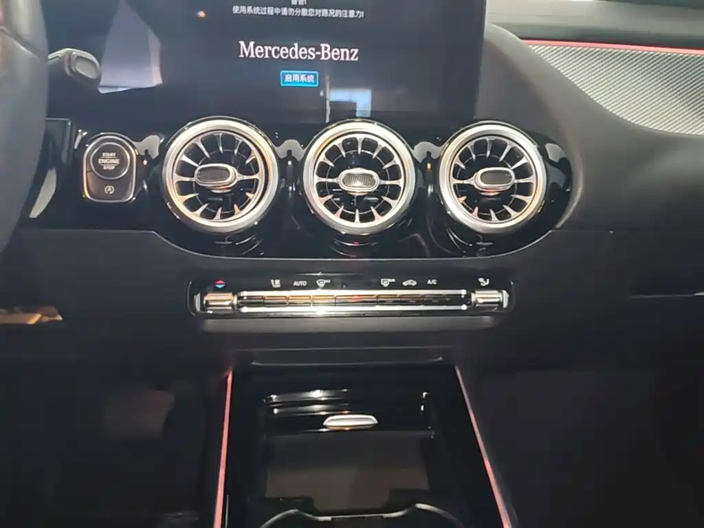 Mercedes-Benz GLA — миниатюра 13