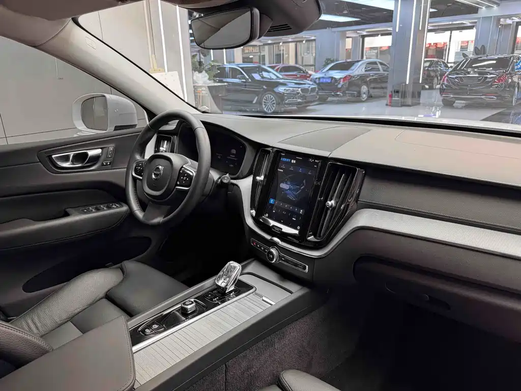 Volvo XC60 — миниатюра 5