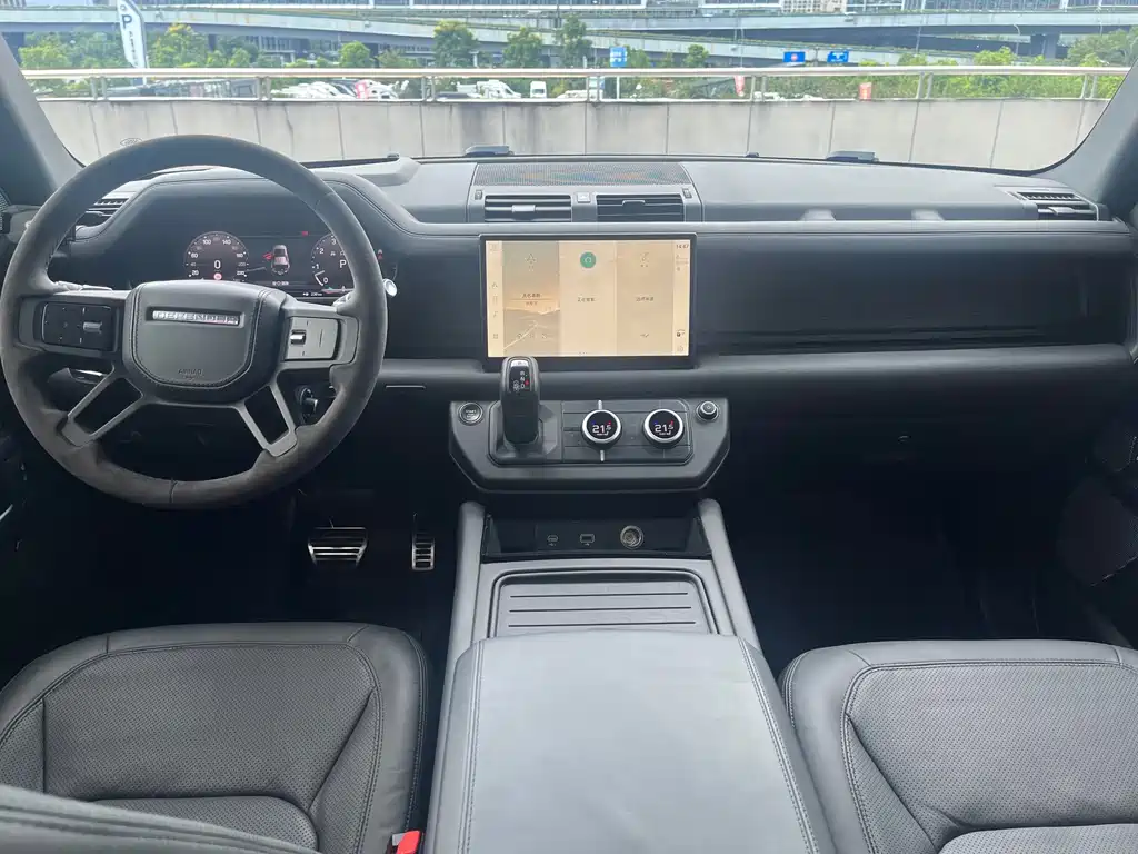 Land Rover Defender — миниатюра 9