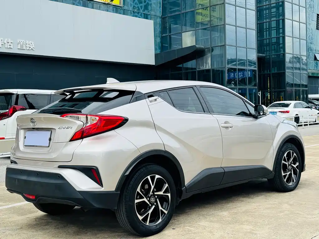 Toyota C-HR — миниатюра 13