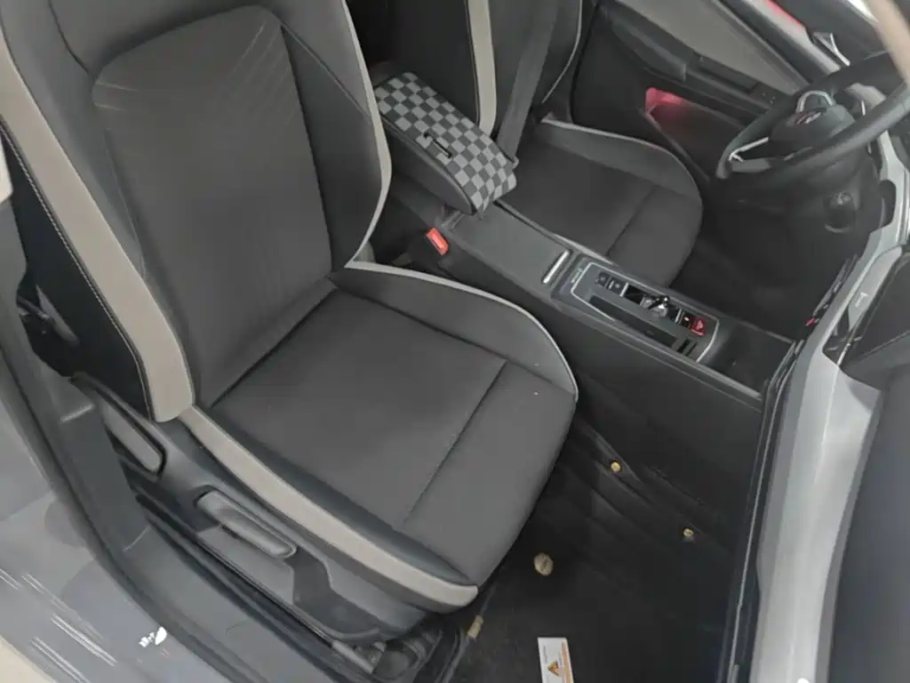Volkswagen Golf — миниатюра 25