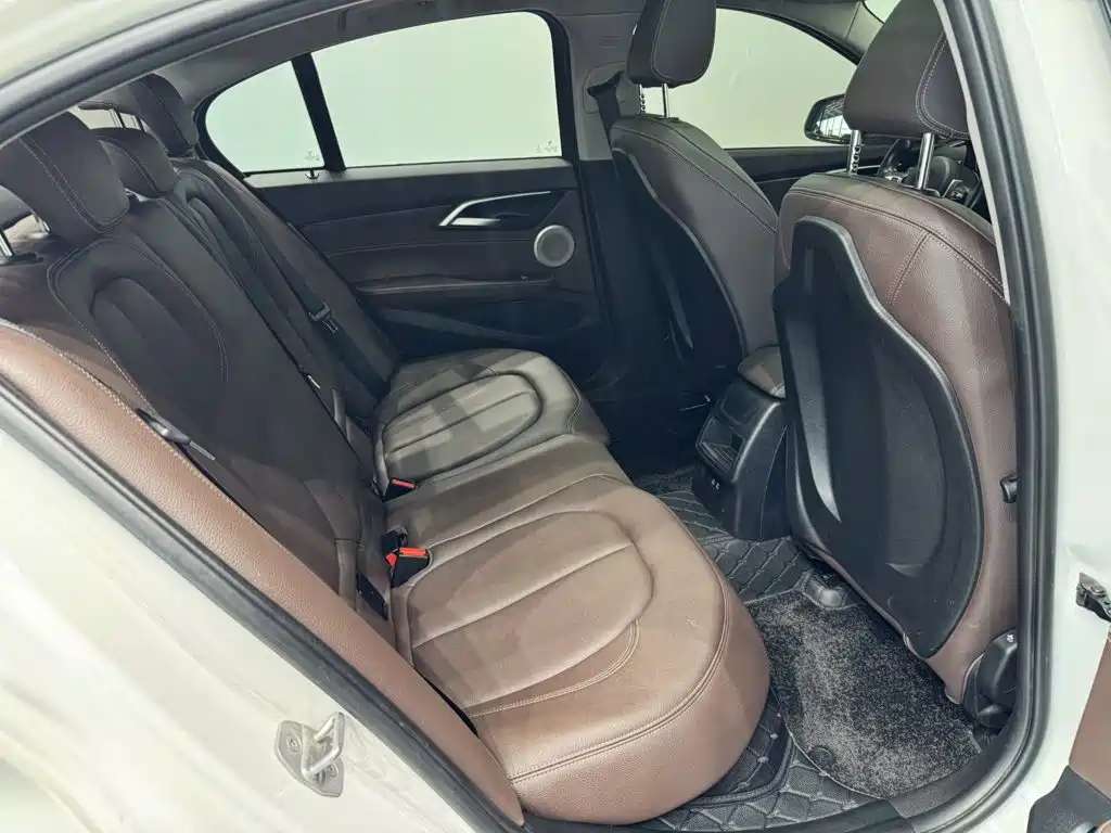 BMW 1 Series — миниатюра 11