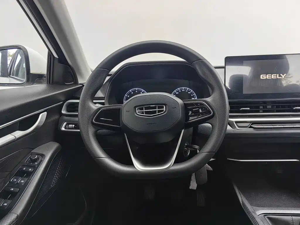 Geely Emgrand — миниатюра 11