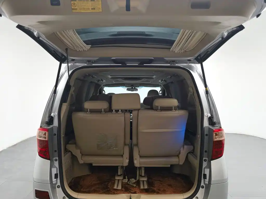 Toyota Alphard — миниатюра 16