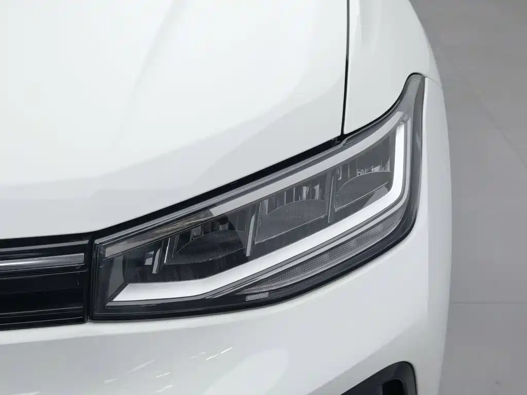 Volkswagen Tharu — миниатюра 7